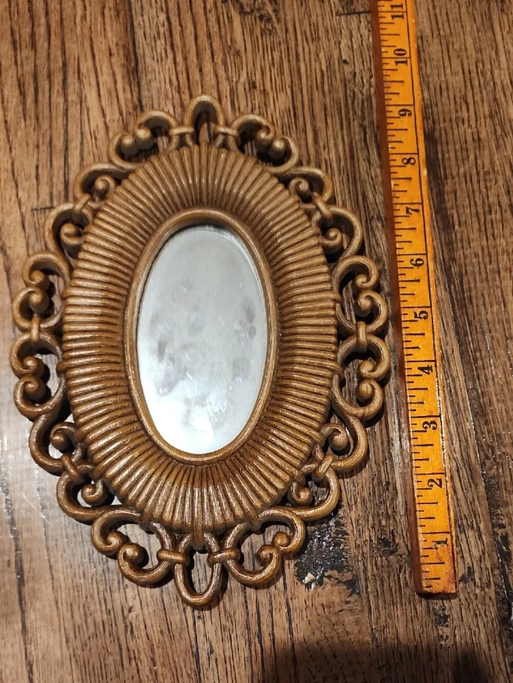 Vtg 1978 Homco faux rattan and wicker-accented oval Mirrors